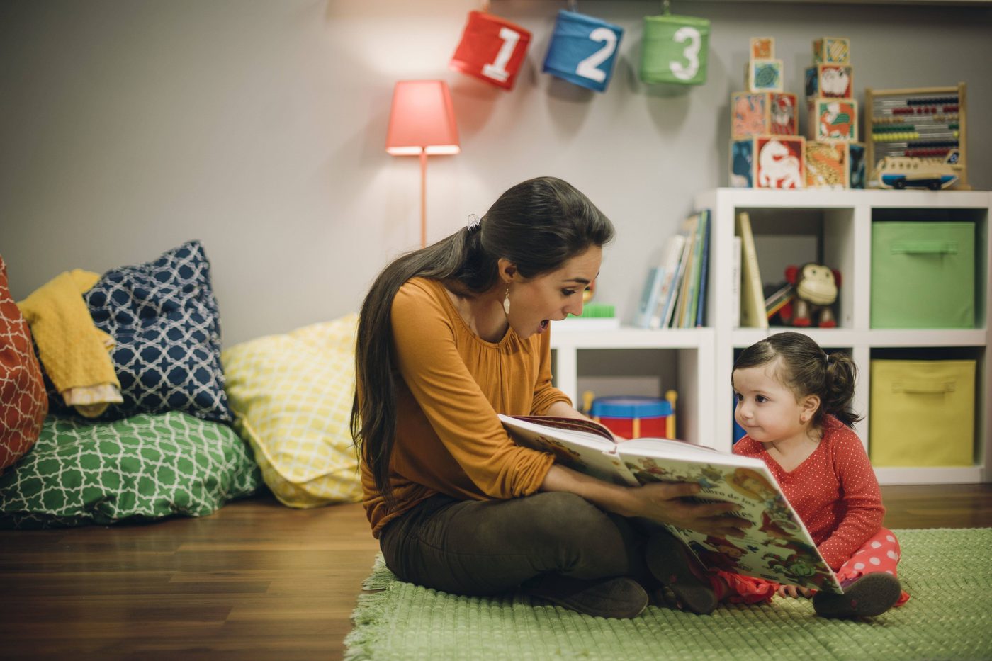 ¿Cómo la participación de los padres ayuda a promover el desarrollo del lenguaje?