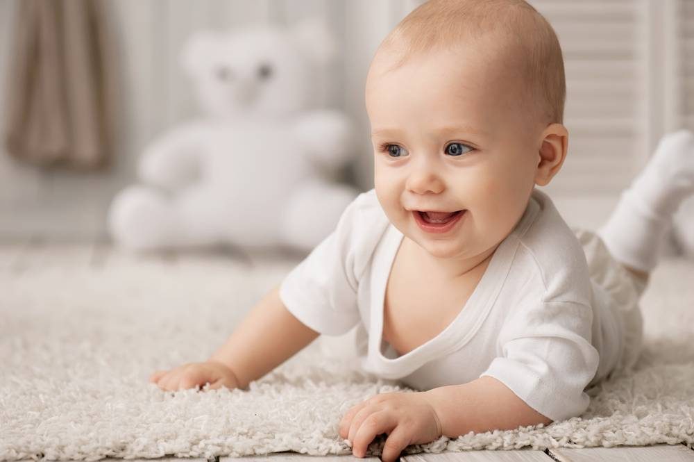 Control de cabeza: ¿A qué edad sostienen la cabeza los bebés?