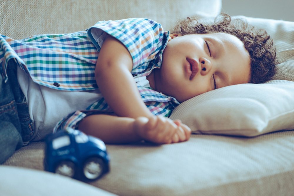 ¿Cuánto debe dormir mi bebé de 21 a 24 meses?