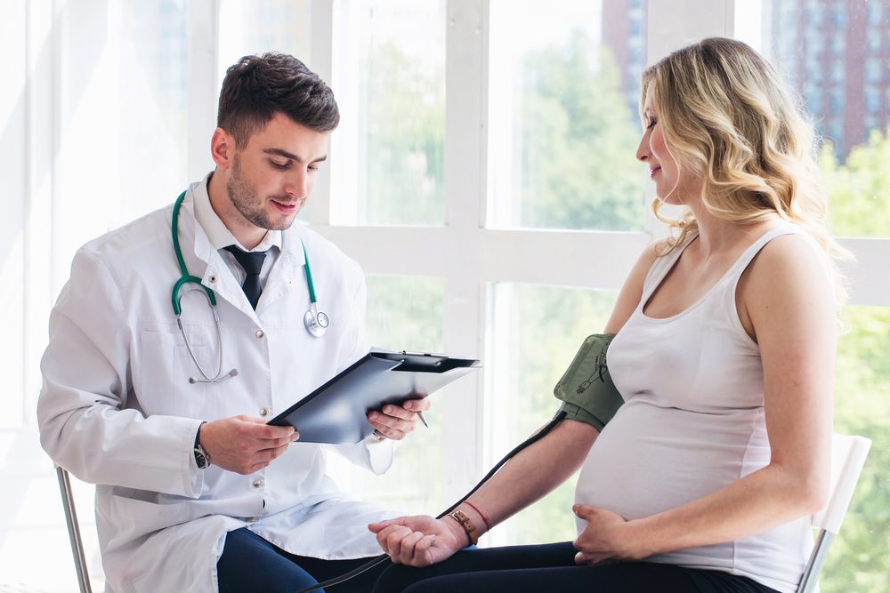 ¿Qué pasa con la presión arterial durante el embarazo?