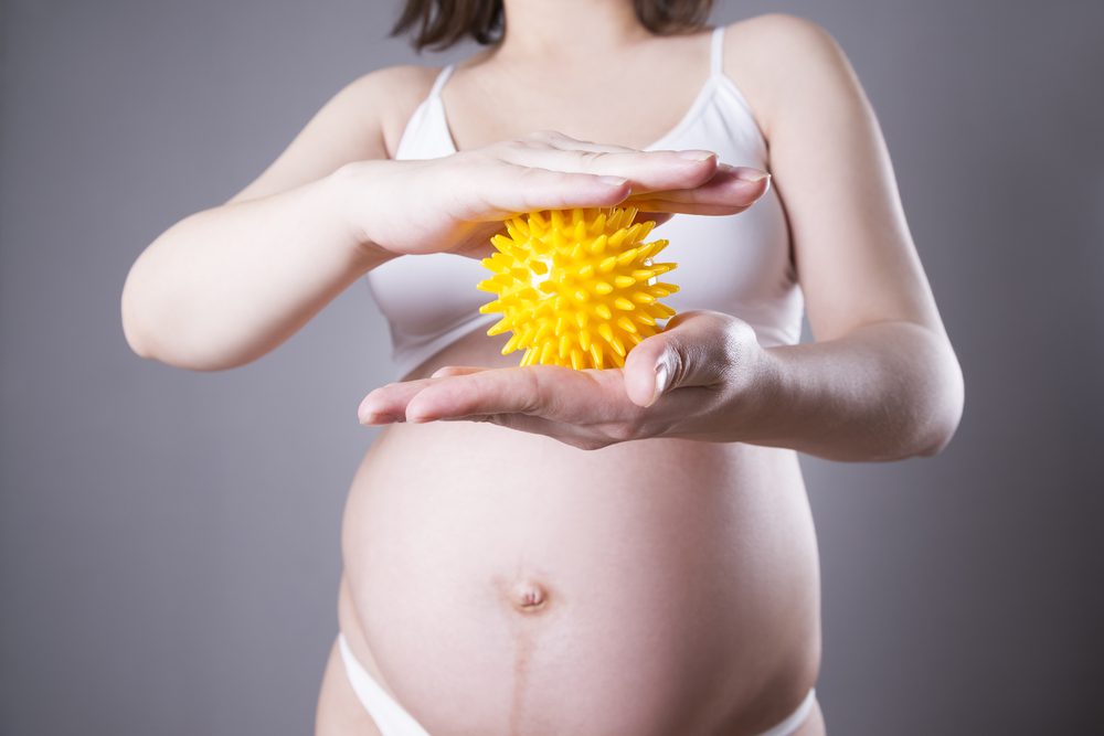 ¿Cómo puedo estimular el sentido del tacto de mi bebé?