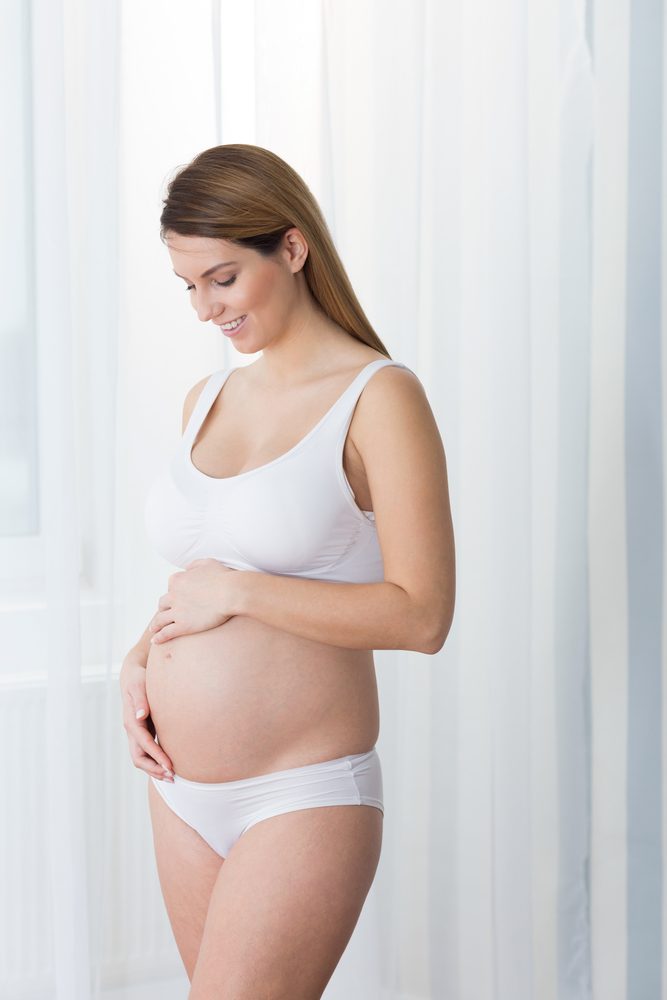 ¿Qué causa la candidiasis vaginal y cómo puedo prevenirla?