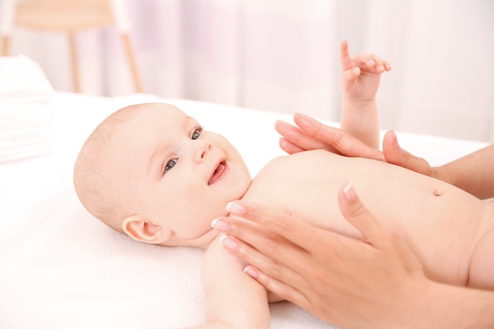 Los beneficios del masaje para bebés