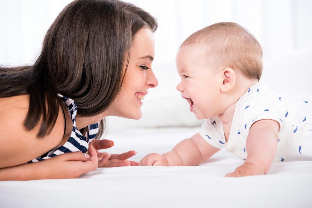 ¿Qué es la imitación diferida y cómo impacta en el desarrollo infantil?