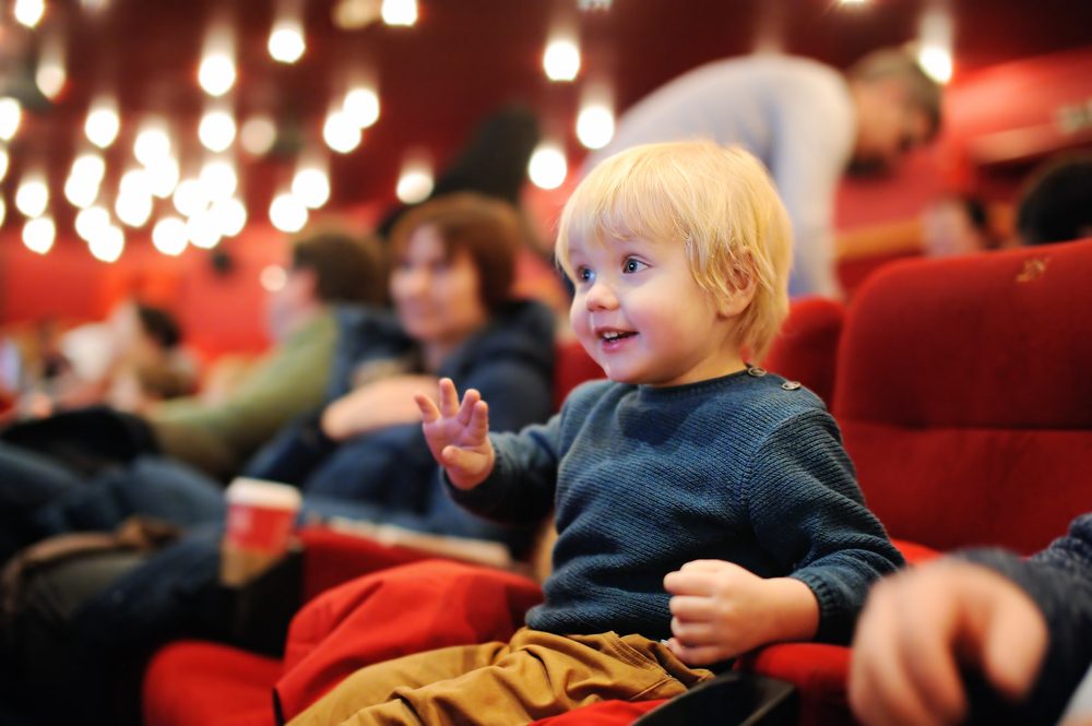 ¿Cuándo debo llevar a mis hijos al cine o a un espectáculo?