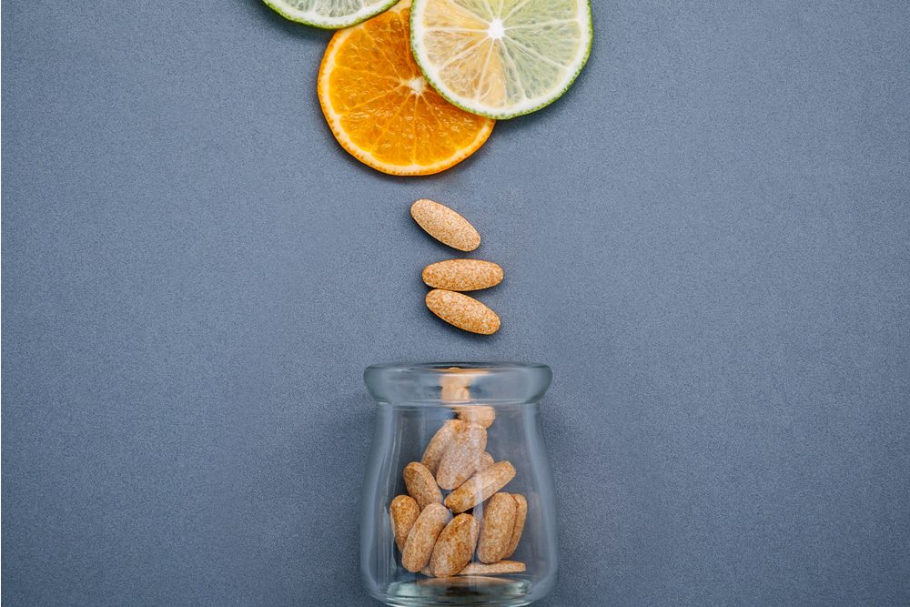 ¿Debo tomar vitaminas prenatales y postnatales?