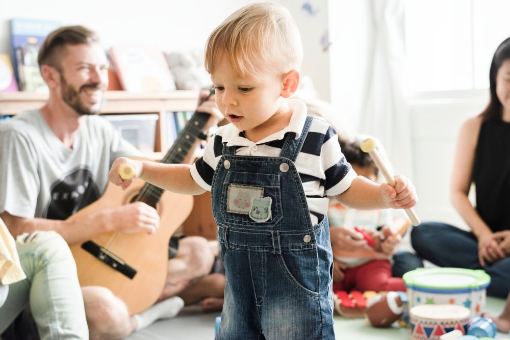 Muévete conmigo: Beneficios del baile para los niños