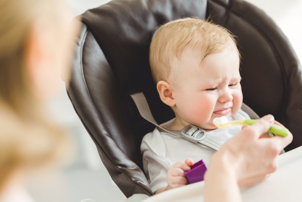 Mi bebé rechaza los alimentos. ¿Cómo puedo ayudarlo?