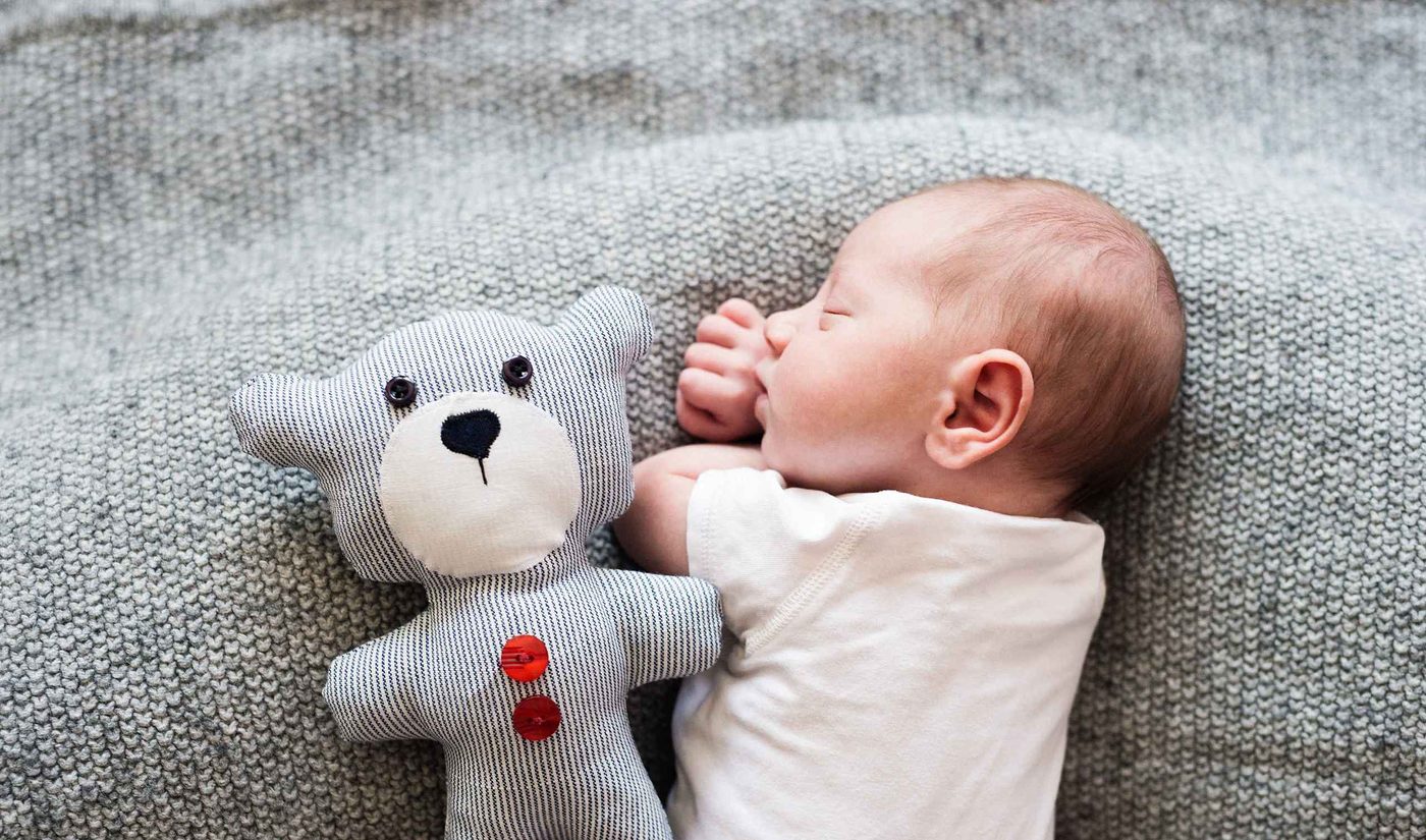 Cabeza plana en mi bebé: 3 consejos prácticos para evitarla