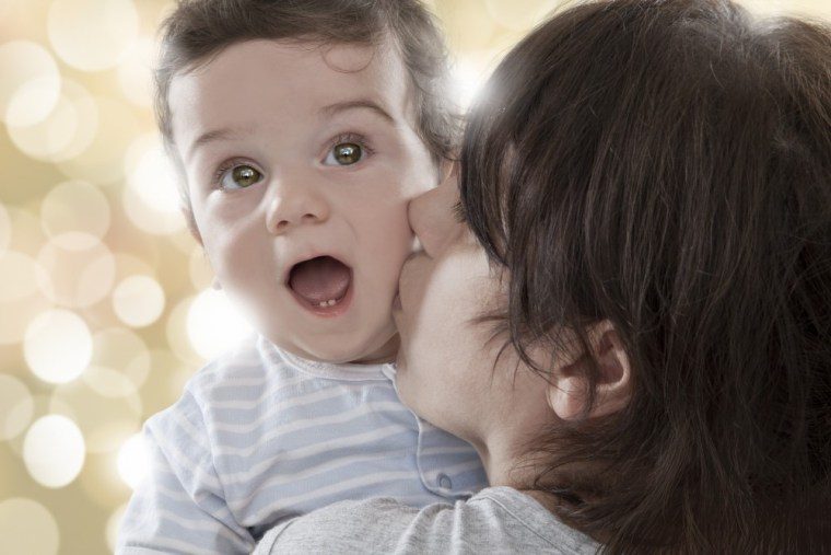 ¿A qué edad sale el primer diente de un bebé?