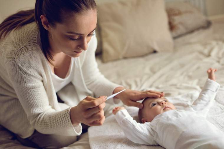 Fiebre en bebés: Conoce los síntomas y cómo tratarla