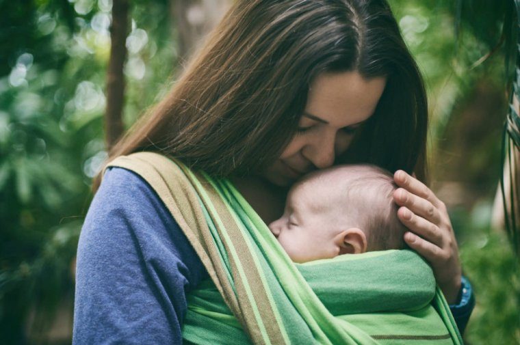 Descubre los principales beneficios del rebozo o cangurera para bebé