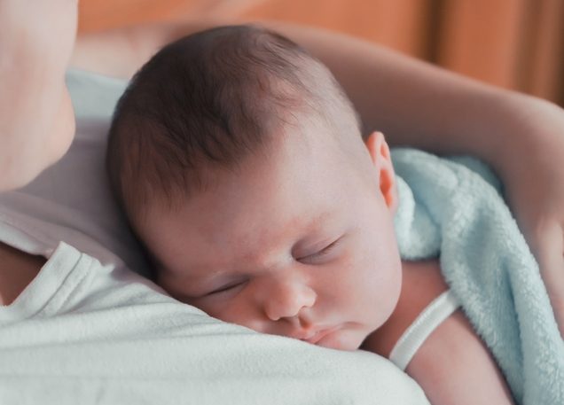 ¿La lactancia tiene un impacto en el sueño de mi bebé?