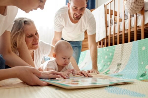 Cómo leer a tu bebé de 3 a 4 meses