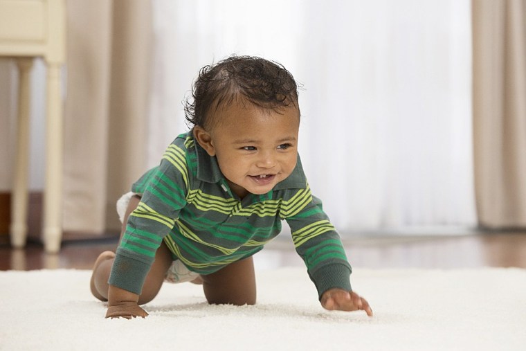 Desarrollo y habilidades del bebé de 1 año (12 meses)